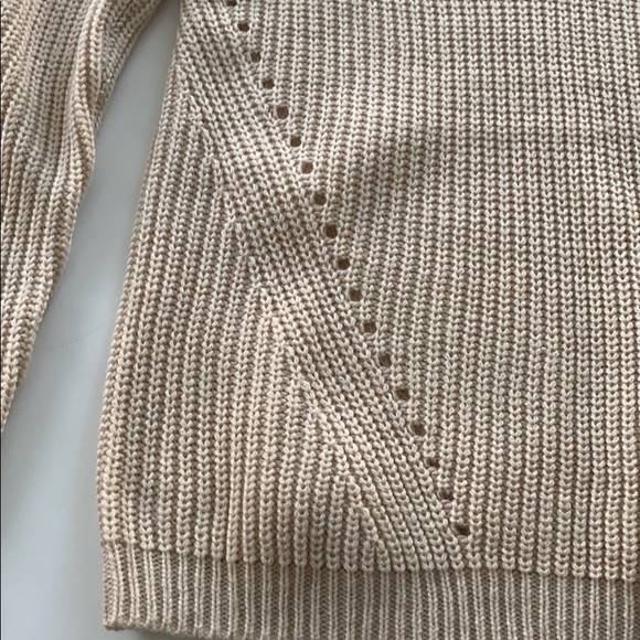 V-neck chunky knitted sweater - Picture 2 of 4